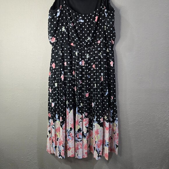 Elle Tank Dress, Elastic waist, polka dot w/flower print, Adjustable straps, Lg - Picture 6 of 9